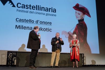 Milena Vukotic (Castello d'Onore) avec Alessandro Perrella réalisateur (A occhi chiusi) et Giancarlo Zappoli