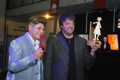 Alessio Gallo (left), leading actor of <i>L'intervallo</i>, Tre Castelli award (competition 16-20) and Ruggero Dipaola, director of <i>Appartamento ad Atene</i>, Castello d'Oro award (competition 6-15)