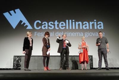 Milena Vukotic et Robert Ralston (Il demolitore di camper) avec Flavia Marone, Gabriella De Gara et Giancarlo Zappoli